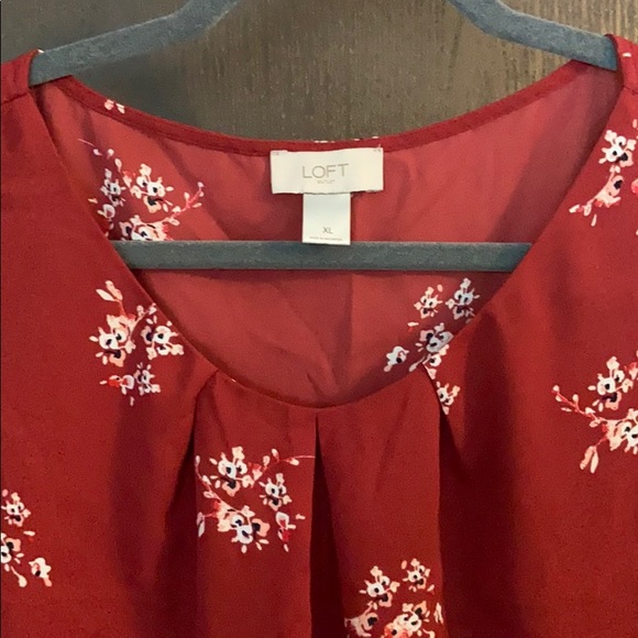 Red tank - Picture 2 of 2